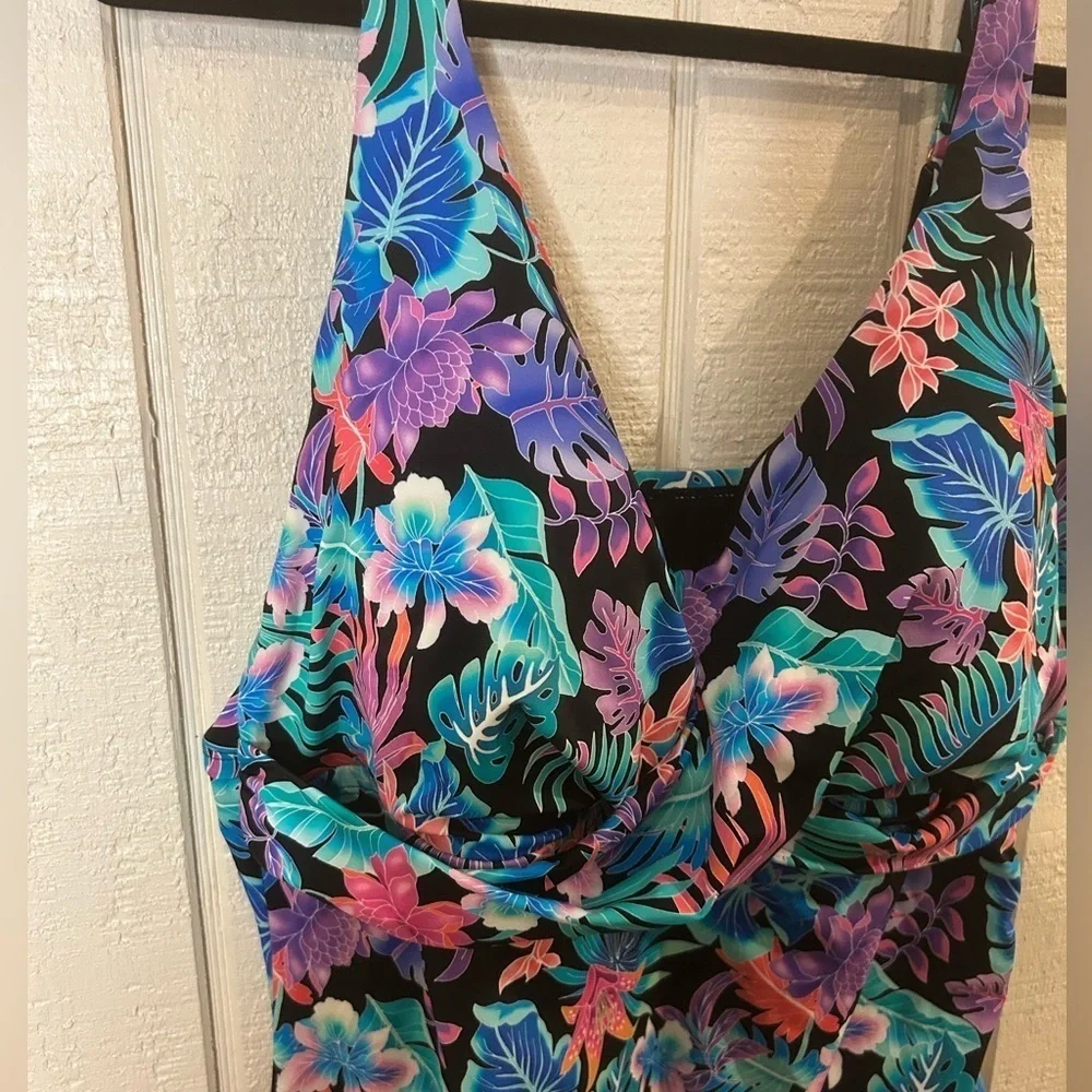 Swimsuits For All Sarong Front Swimsuit, size 22.